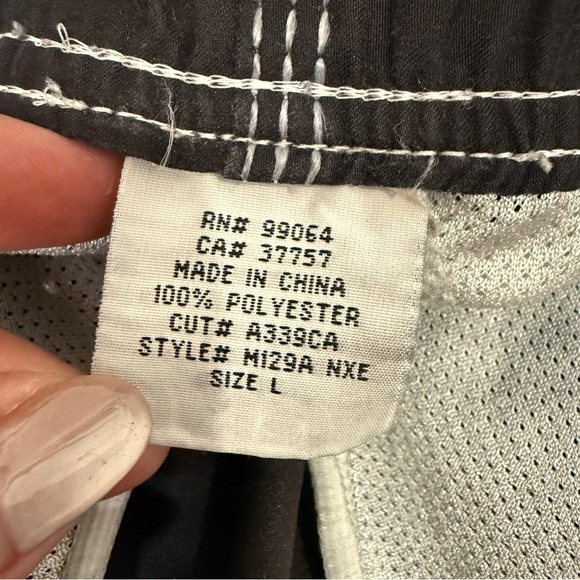 Vintage Billabong Black Board Shorts with White Stitching Drawstring Size L - Picture 10 of 17